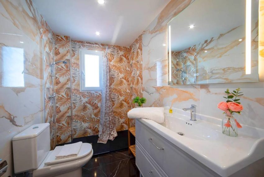 BAÑO 1